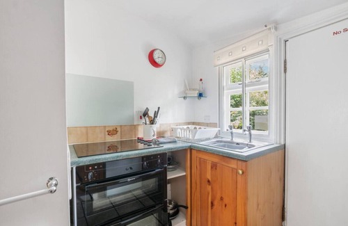 New Forest District Apartment | The Old Post Office at Wheelwrights Post
