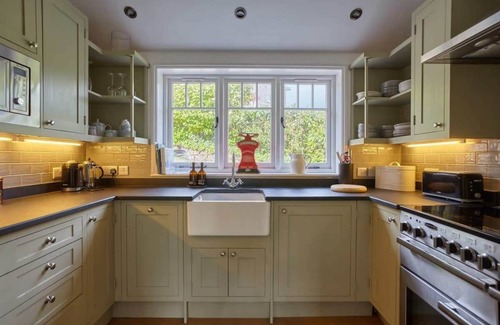 St. Mawgan House | The Old Post Office, Private Parking & Garden