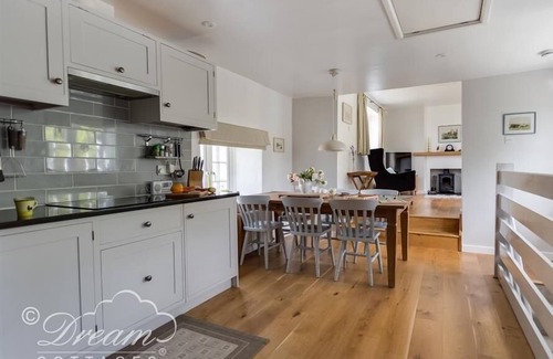 Weymouth Cottage | The Old Reading Room