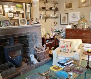 Llanvair Kilgeddin Bed & Breakfast | The Old Rectory Bed & Breakfast