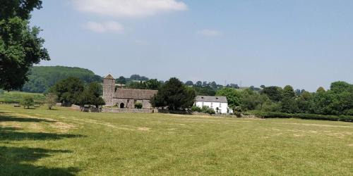 Llanvair Kilgeddin Bed & Breakfast | The Old Rectory Bed & Breakfast