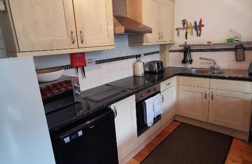 Jacobstow Apartment | THE OLD RECTORY KIRKULLEN LOFT APARTMENT in Jacobstow 10 mins to Widemouth bay and Crackington Haven,15 mins Bude,20 mins tintagel, 27 mins Port Issac