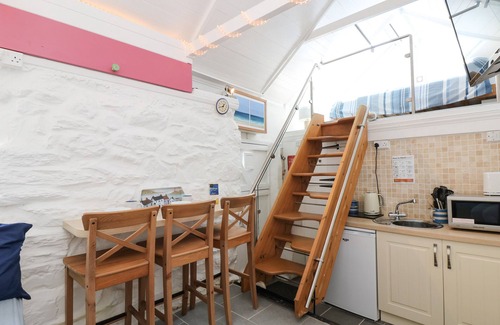 Helford Passage Cottage | THE OLD STABLE, pet friendly, character holiday cottage in Porthallow