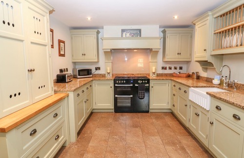 Kelstedge Cottage | THE OLD STABLES, family friendly, luxury holiday cottage in Ashover