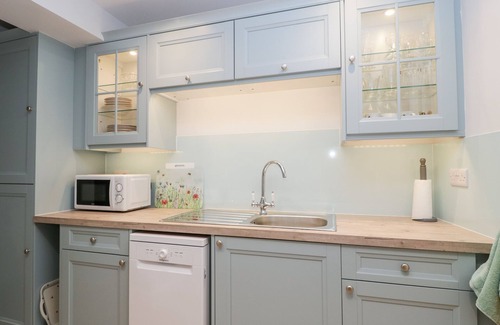 Porlock House | THE OLD THATCH, pet friendly, character holiday cottage in Porlock