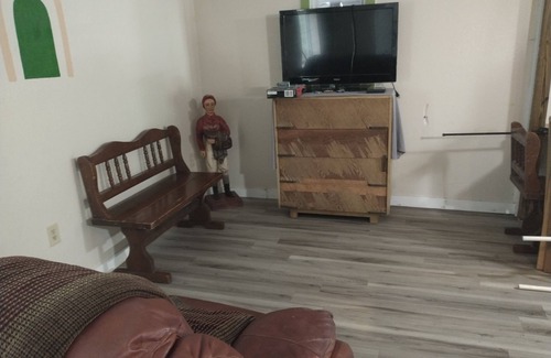 Maysville House | The Old Trout Lodge
