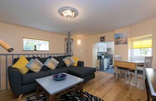 Redruth Cottage | THE OLD WELL HOUSE, pet friendly, character holiday cottage in St Day