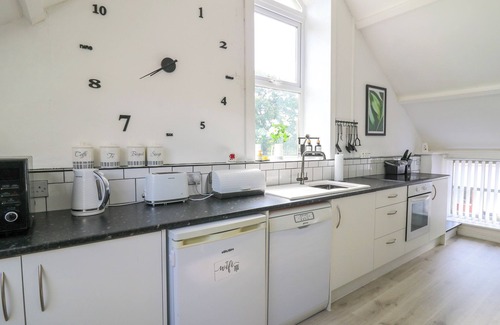 Llanybydder Cottage | The Old Workshop