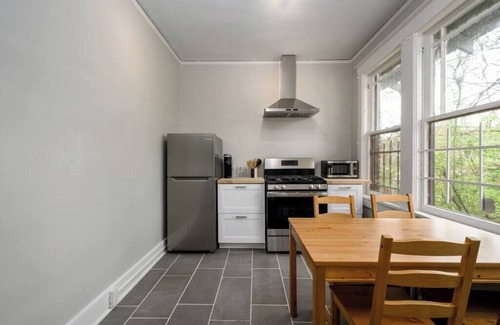 Cooper-Young Historic District House | The Oliver Duplex @ Cooper Young (Unit 1)