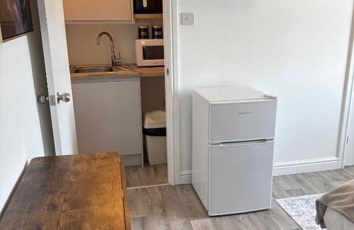 Deighton Apartment | The Olivia Swan
