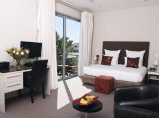 Three Anchor Bay Hotel | The One 8 Hotel in Green Point - Solar Power