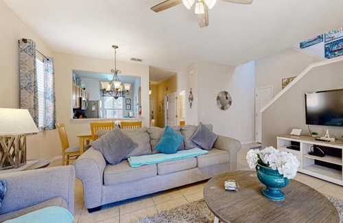 Regal Palms House | The Orange Oasis