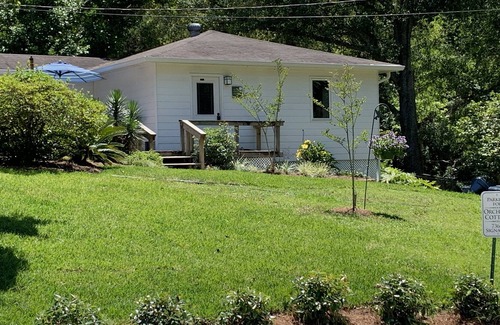 Biloxi Cottage | The Orchard Cottage, 2 Blocks To Downtown OS - To Food, Fun, & Festivities!