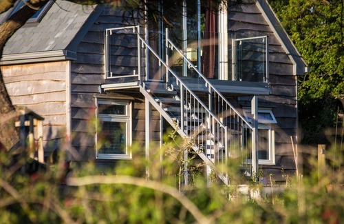 Hartland Cottage | The Orchard, shared hot tub and sauna