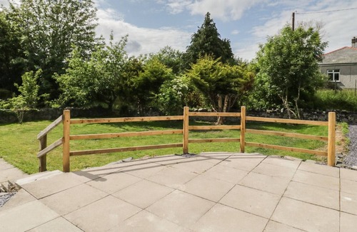 Llanrwst Cottage | THE ORCHARDS, pet friendly, country holiday cottage in Llanrwst