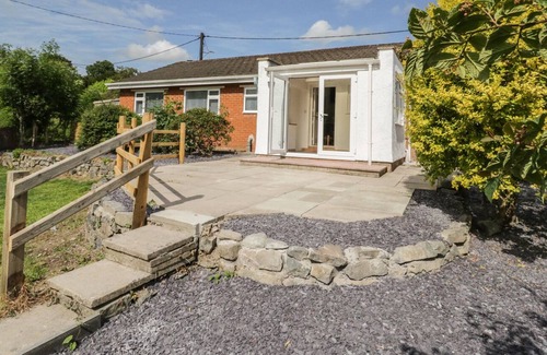 Llanrwst Cottage | THE ORCHARDS, pet friendly, country holiday cottage in Llanrwst