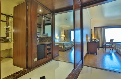 Vile Parle East Resort | The Orchid Hotel Mumbai Vile Parle