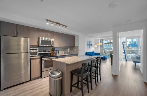 Alexandra Park Hotel | The Orient - Spectacular CN Tower Views