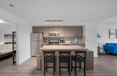 Alexandra Park Hotel | The Orient - Spectacular CN Tower Views