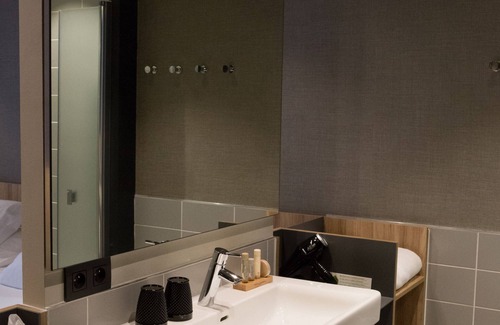 Pougues-les-Eaux Hotel | The Originals Boutique, Hôtel des Sources