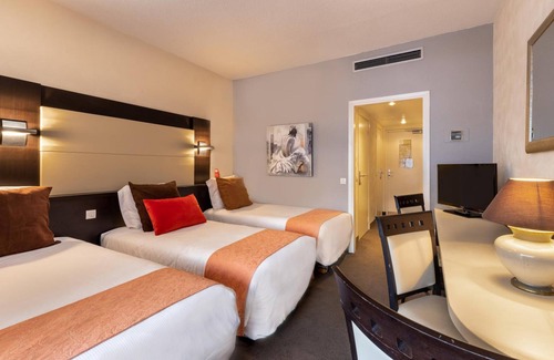 Saint-Laurent-du-Var Hotel | The Originals City, Hôtel Galaxie, Nice Aéroport