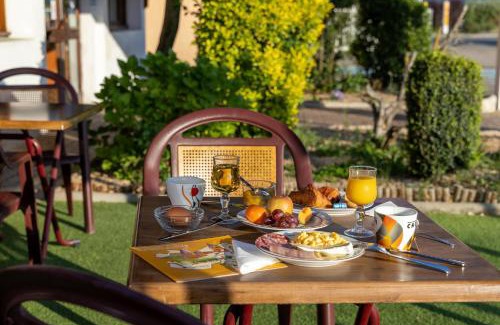 Chaintre Hotel | The Originals City, Hôtel Mâcon Sud