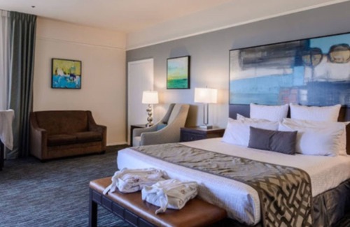 Paradise Hotel | The Orleans Hotel & Casino