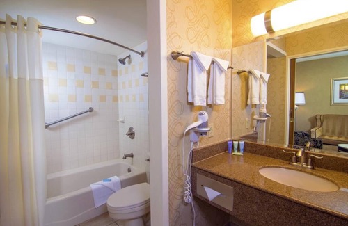 Paradise Hotel | The Orleans Hotel & Casino