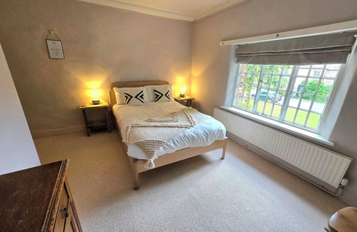 Castle Acre Hotel | The Ostrich