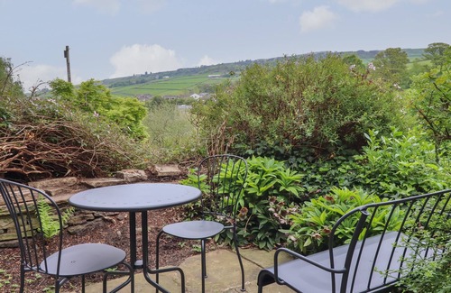 Holmfirth Cottage | THE OTHER PLACE, family friendly, with open fire in Holmbridge