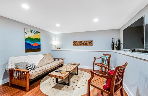 Phinney Ridge Hotel | The Otter Suite