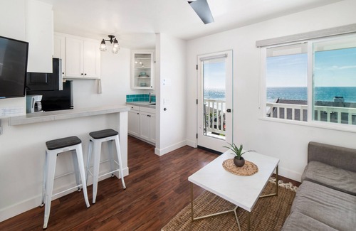Townsite Condo | The Pacific Villas