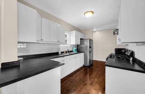 Ottawa House | The Pad on Pine - Ottawa’s Best!