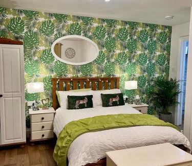 Redmile House | The Paddock at Peacock Farm near Belvoir Castle