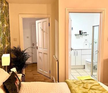 Redmile House | The Paddock at Peacock Farm near Belvoir Castle