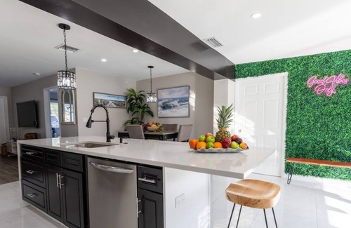 Florida North Atlantic Coast Villa | The Palm Garden · Palm Beach Villa Retreat w Pool: Near Beach & Golf