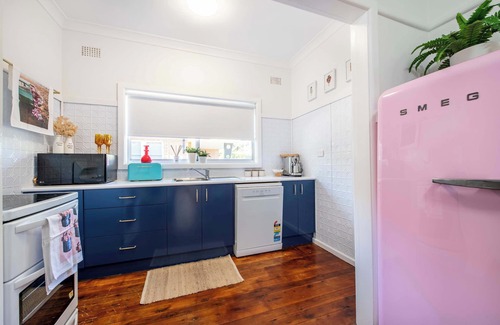 Dubbo House | The Palmer Cove - Stylish, Central