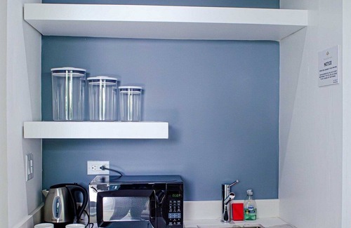 Sunset Crest Hotel | The Palms Resort