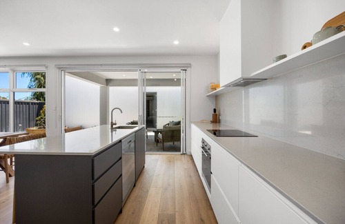 Glenelg North Apartment | The Palmstone Collective - 4BR, Wifi, Parking