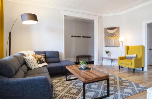 Plateau Mont Royal Apartment | The Parkview By MTLVacationRentals
