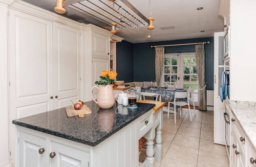 Henley-on-Thames House | The Partridge - Large country house