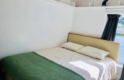 Bargoed House | The Pathfinder's Retreat - 1 bedroom house
