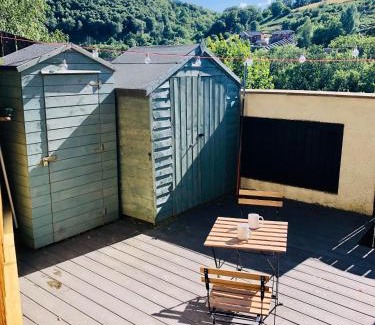 Bargoed House | The Pathfinder's Retreat - 1 bedroom house