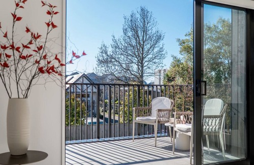 Christchurch City Centre Apartment | The Pavilion Luxury Escape