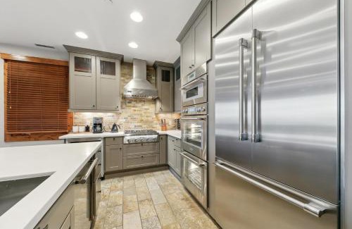 Sierra Shores Apartment | The PEAK Aconcagua 6 - The Ultimate in Lakefront Luxury