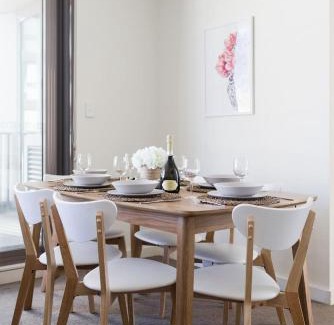 Wolli Creek Apartment | The Peak Resort-style W Parking, Train, Gym, Pool