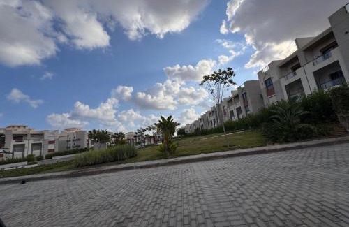Ad-Dab'ah Apartment | The Pearl Chalet Gaia Resort Ground floor with garden