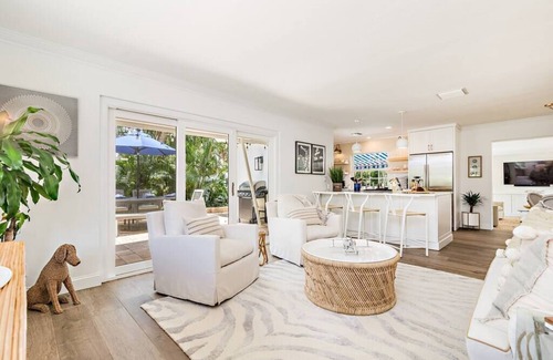 Southside House | The Pearl - Heated Pool + Ping Pong
