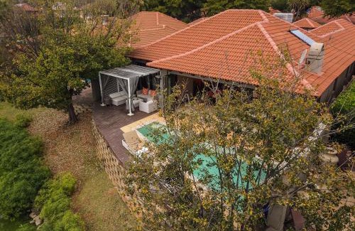 Hartbeespoort House | The Pecan Lake Guesthouse