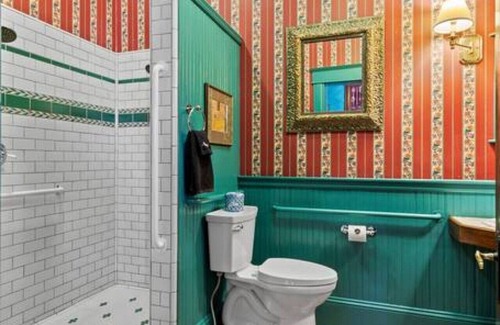 Historic Railroad District Hotel | The Peerless Hotel | Signature ADA Room #1 | Artist's Abode | Historic District